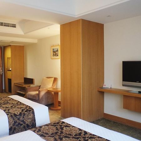 Golden China Hotel Taipei Bagian luar foto