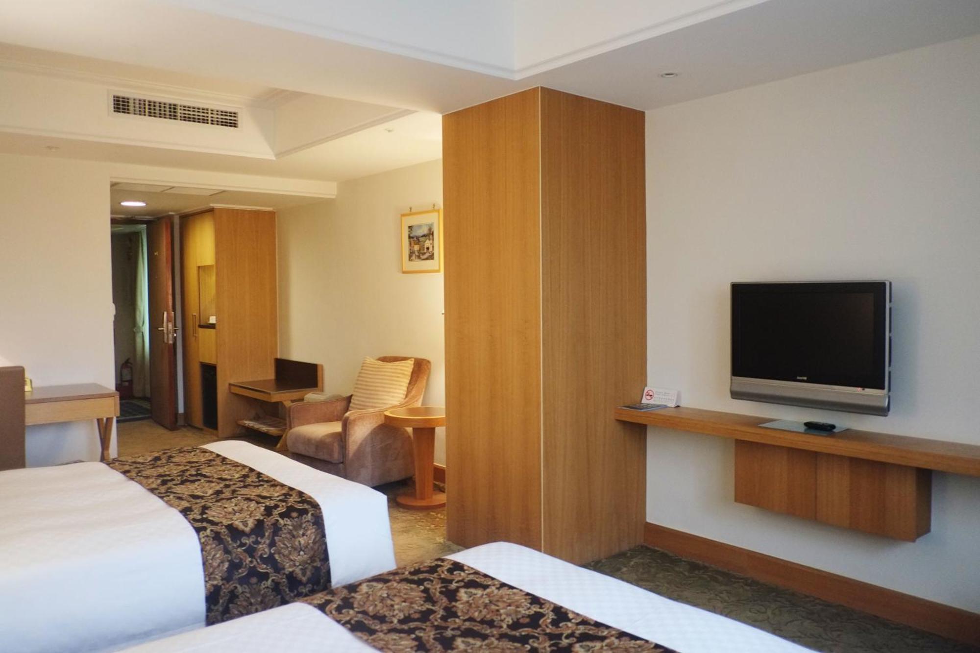 Golden China Hotel Taipei Bagian luar foto