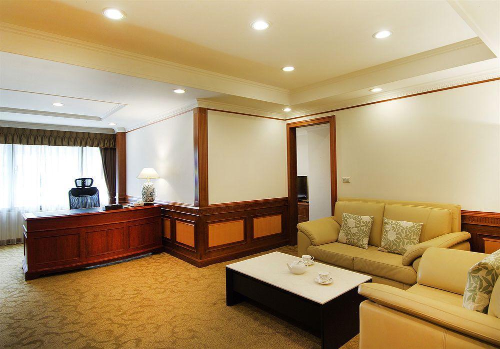Golden China Hotel Taipei Bagian luar foto