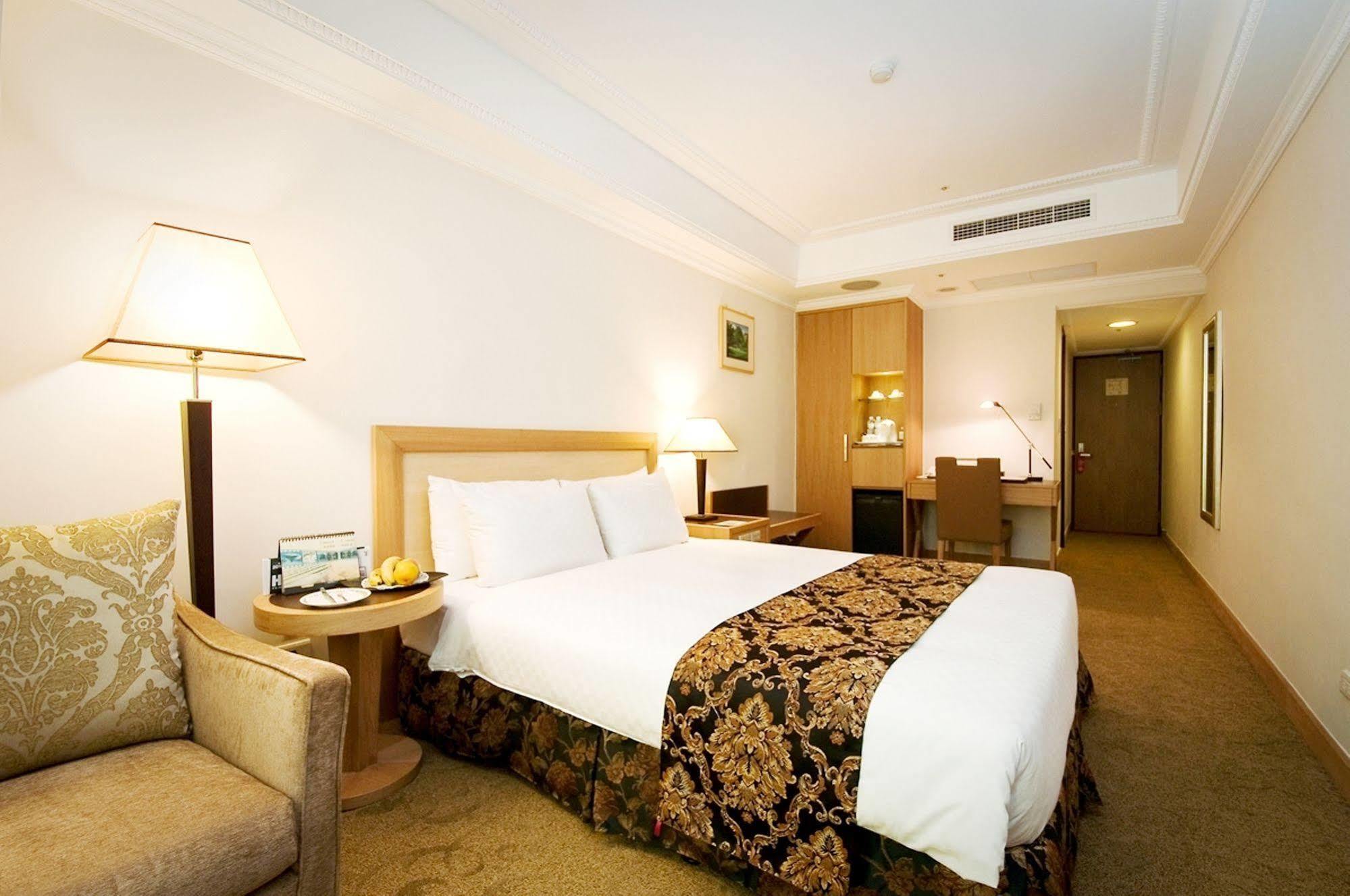 Golden China Hotel Taipei Bagian luar foto